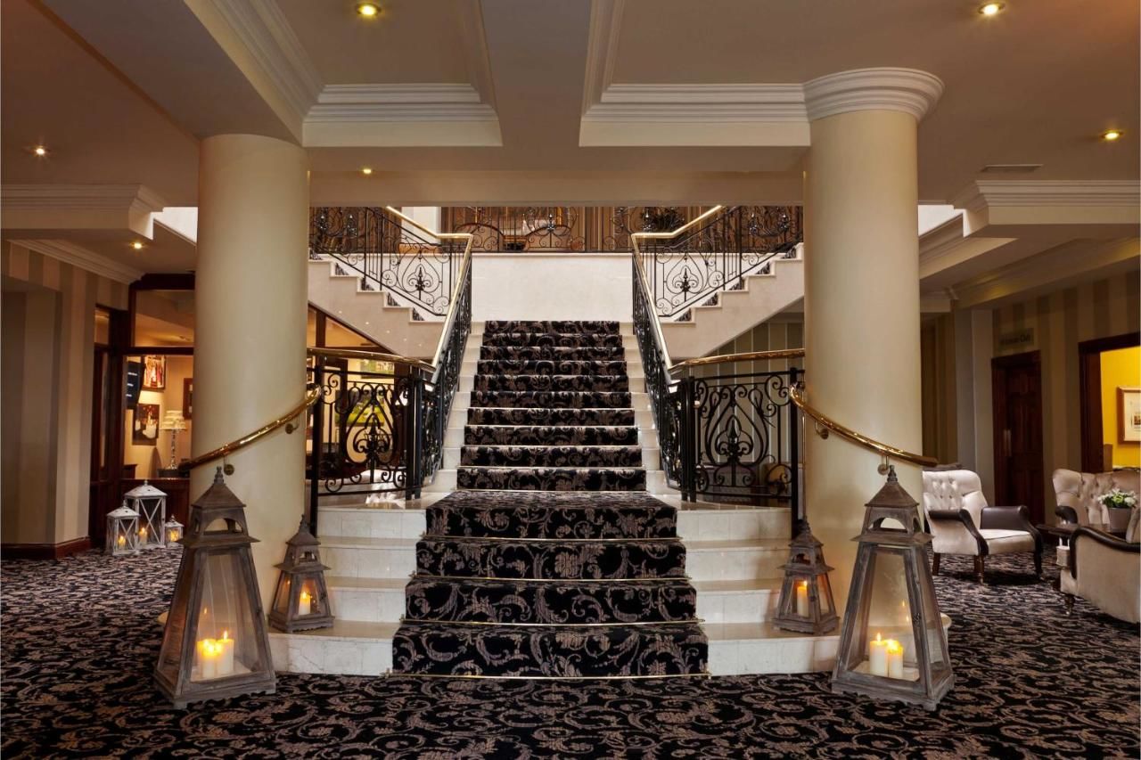 Отель Ashdown Park Hotel Гори-8