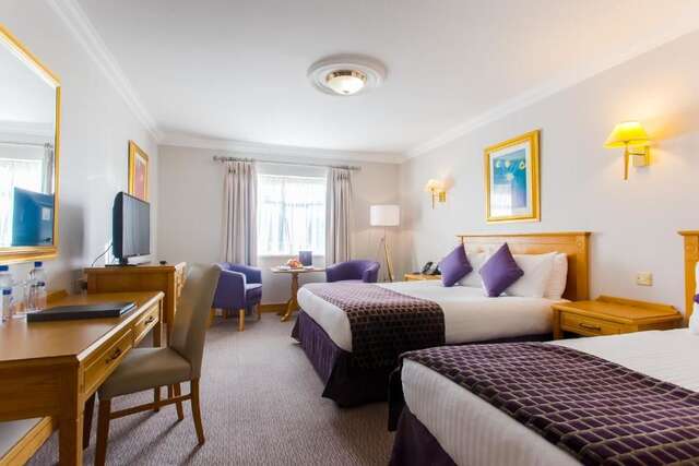 Отель Ashdown Park Hotel Гори-33